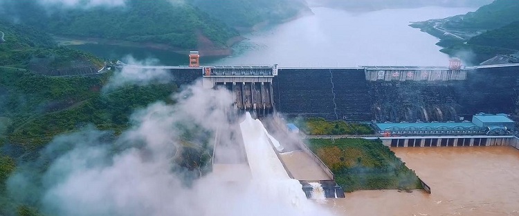 visit son la vietnam dams hydroelectric